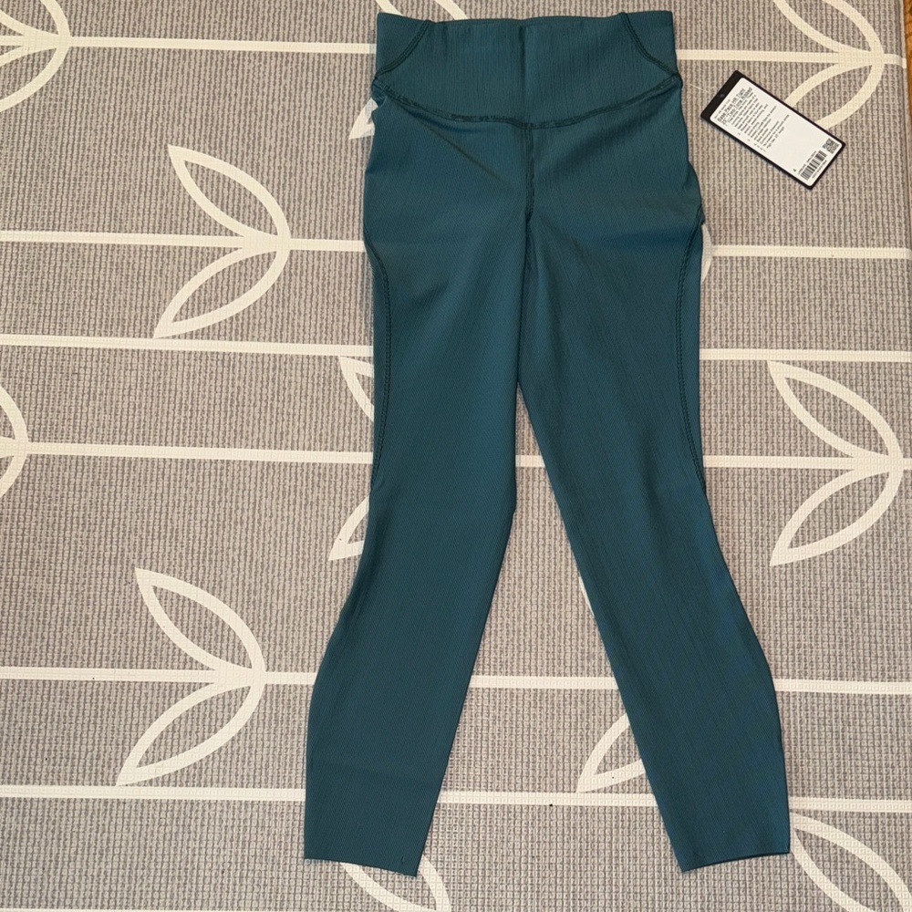 NWT lululemon Base Pace HR | 2-tone | Green Jasper | Size 4 | 25” | Ribbed